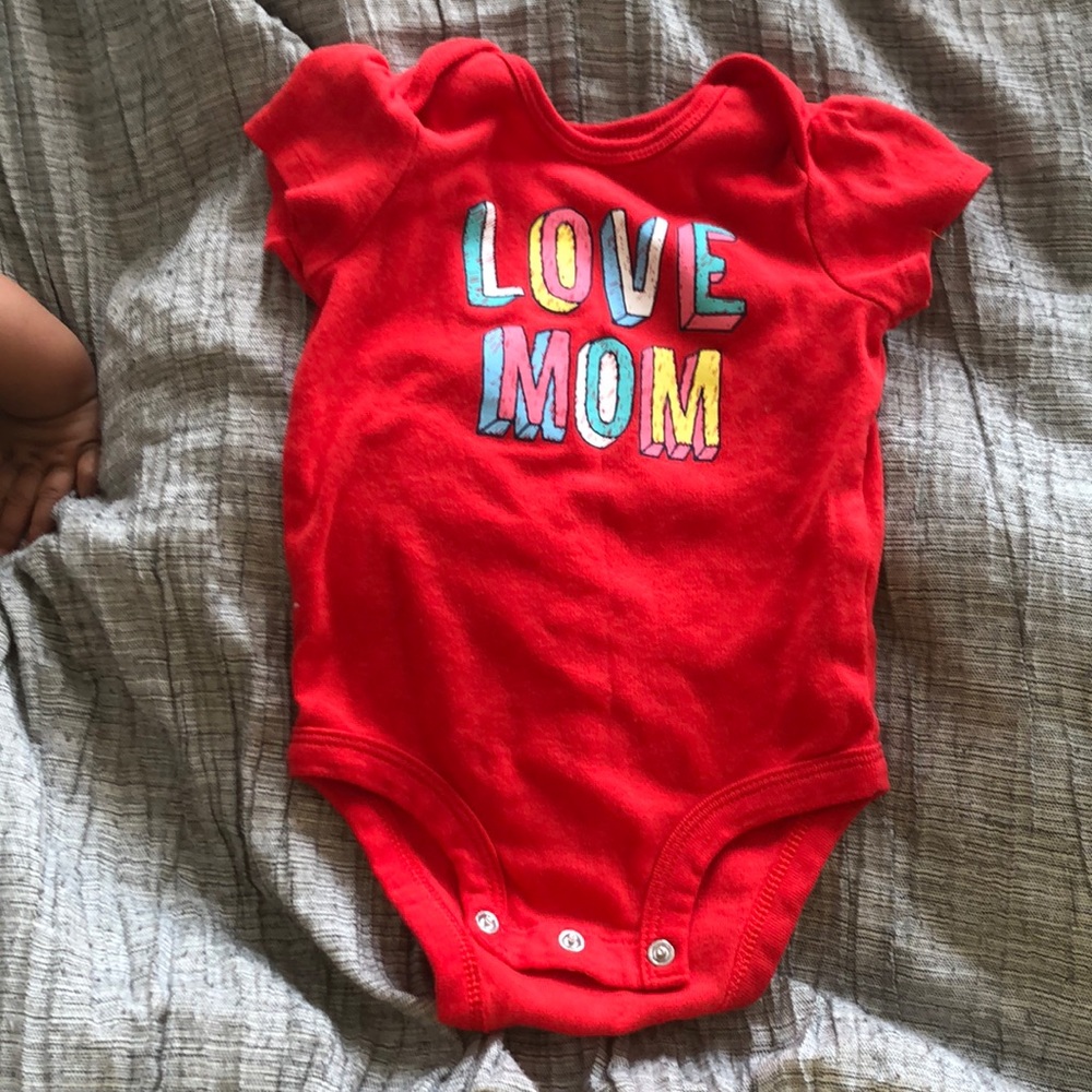 Carter’s 6 month Love Mom onsie